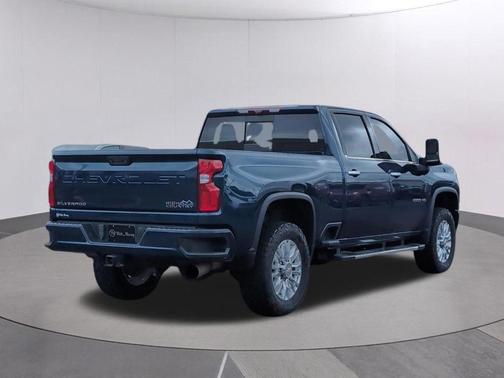 Northsky Blue Metallic 2022 Chevrolet Silverado 2500 High Country