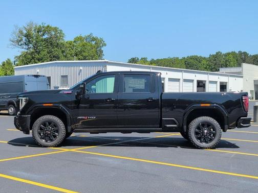 Onyx Black 2026 GMC Sierra 2500 AT4