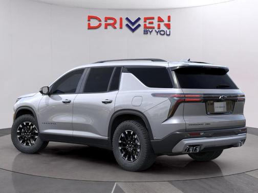 Sterling Gray Metallic 2026 Chevrolet Traverse Z71