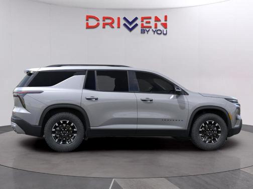 Sterling Gray Metallic 2026 Chevrolet Traverse Z71