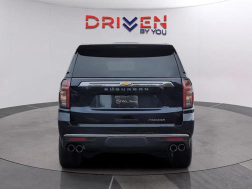 Midnight Blue Metallic 2024 Chevrolet Suburban Premier