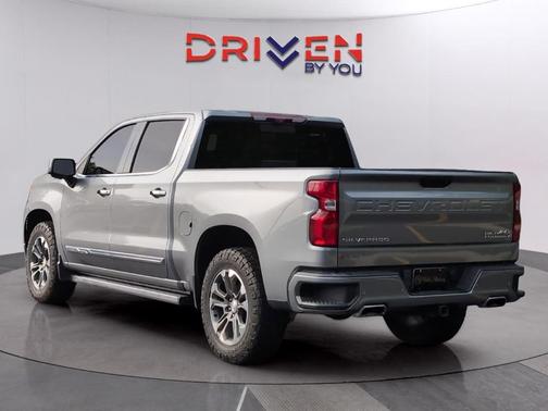 Sterling Gray Metallic 2023 Chevrolet Silverado 1500 High Country