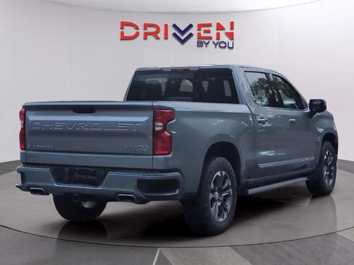 Sterling Gray Metallic 2023 Chevrolet Silverado 1500 High Country