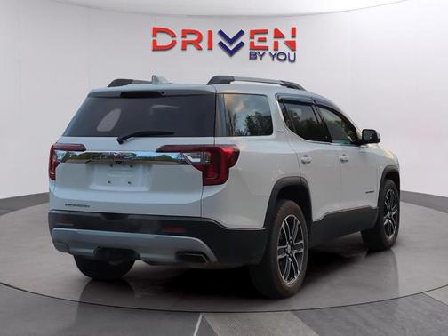 2022 GMC Acadia SLT