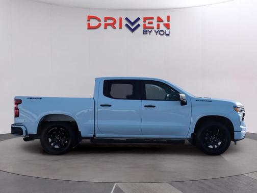 Summit White 2025 Chevrolet Silverado 1500 Custom