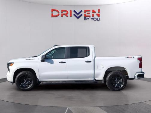 Summit White 2025 Chevrolet Silverado 1500 Custom
