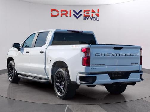 Summit White 2025 Chevrolet Silverado 1500 Custom