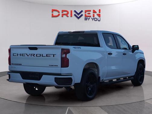 Summit White 2025 Chevrolet Silverado 1500 Custom