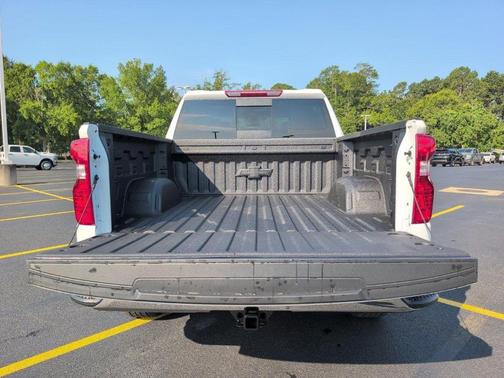 Summit White 2026 Chevrolet Silverado 1500 LT