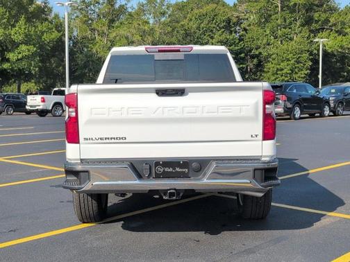 Summit White 2026 Chevrolet Silverado 1500 LT