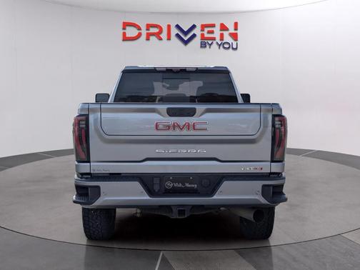 2024 GMC Sierra 2500 AT4