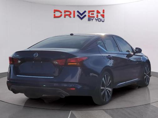 2022 Nissan Altima 2.5 SR