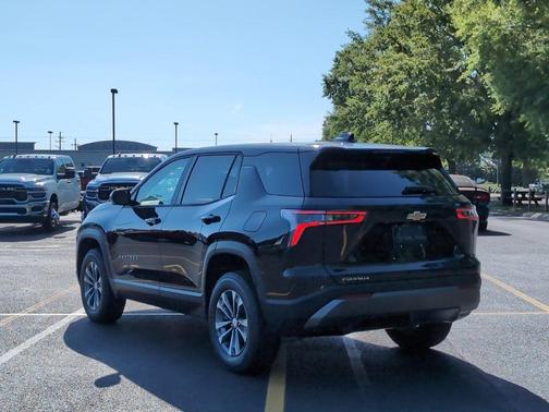 Mosaic Black Metallic 2026 Chevrolet Equinox LT