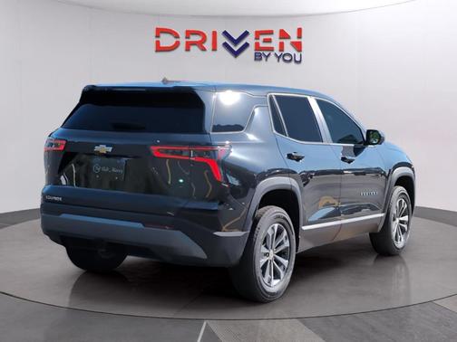 Mosaic Black Metallic 2026 Chevrolet Equinox LT