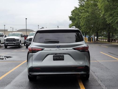 Celestial Silver Metallic 2021 Toyota Sienna L