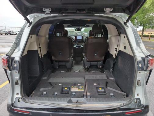 Celestial Silver Metallic 2021 Toyota Sienna L