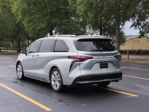 Celestial Silver Metallic 2021 Toyota Sienna L