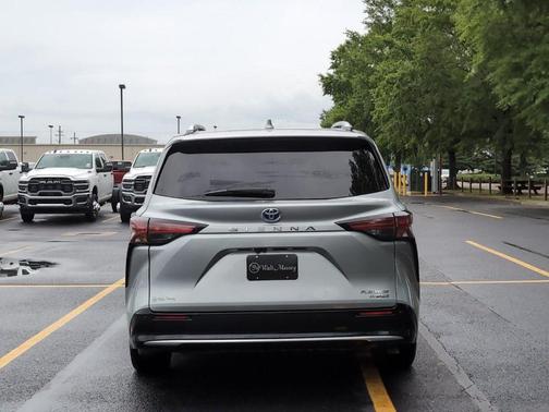Celestial Silver Metallic 2021 Toyota Sienna L