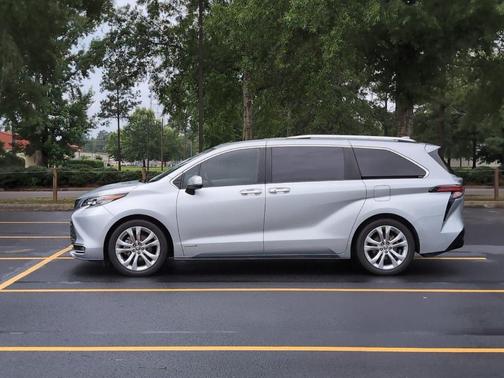 Celestial Silver Metallic 2021 Toyota Sienna L