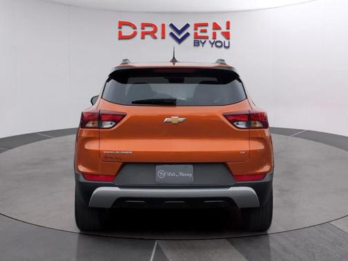 Vivid Orange Metallic 2023 Chevrolet Trailblazer LT