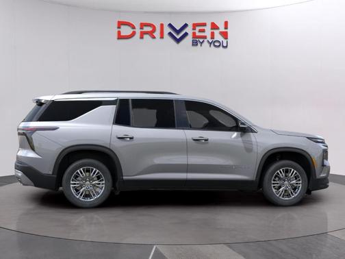 Sterling Gray Metallic 2026 Chevrolet Traverse LT