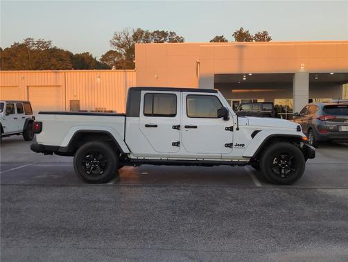 2021 Jeep Gladiator Sport