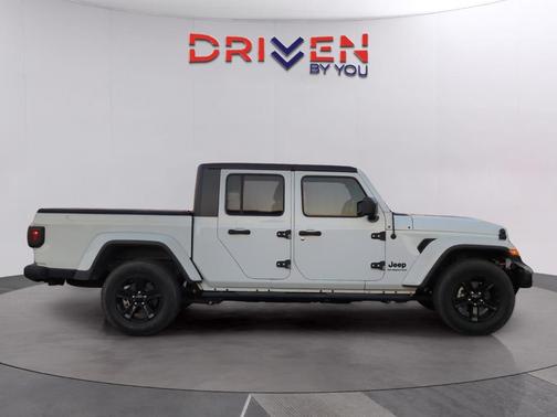 2021 Jeep Gladiator Sport