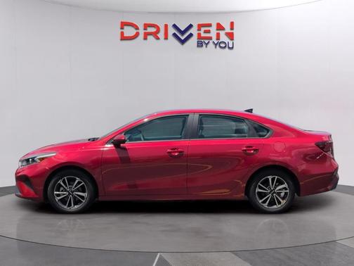 Currant Red 2024 Kia Forte LXS