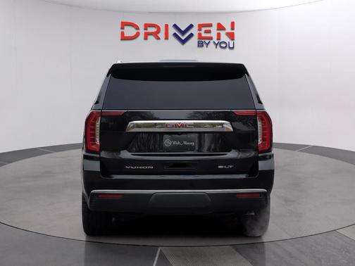 2021 GMC Yukon SLT