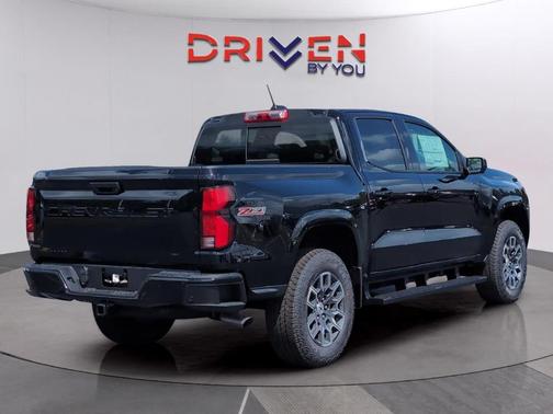 Black 2026 Chevrolet Colorado Z71