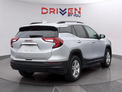 Quicksilver Metallic 2022 GMC Terrain SLE