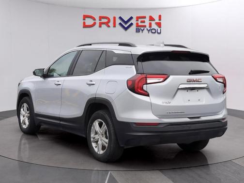 Quicksilver Metallic 2022 GMC Terrain SLE