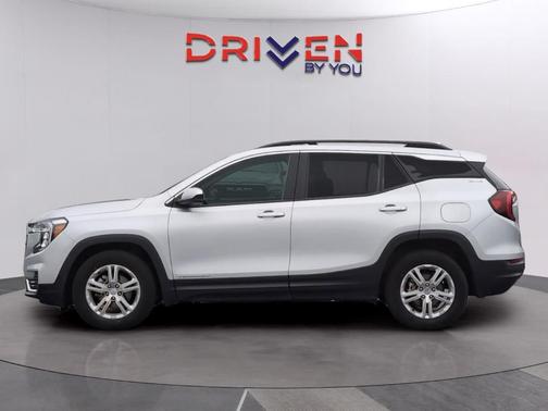 Quicksilver Metallic 2022 GMC Terrain SLE