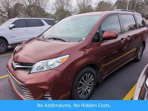 2020 Toyota Sienna XLE