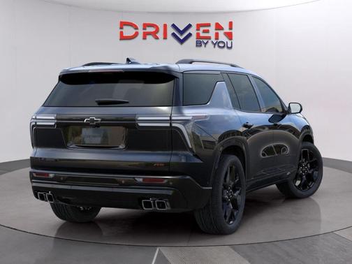 Mosaic Black Metallic 2026 Chevrolet Traverse RS