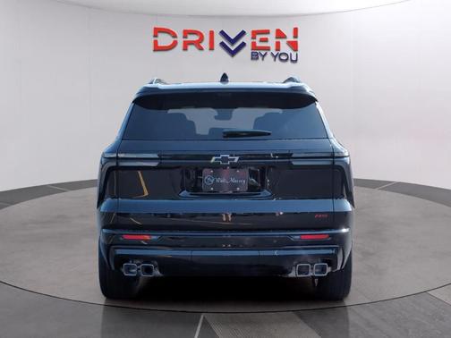 Mosaic Black Metallic 2026 Chevrolet Traverse RS