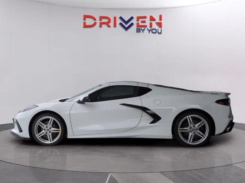 Arctic White 2026 Chevrolet Corvette Stingray w/2LT