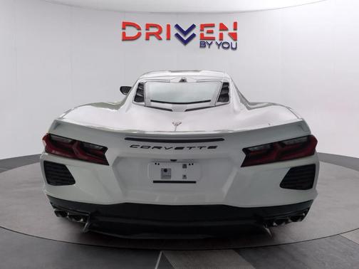 Arctic White 2026 Chevrolet Corvette Stingray w/2LT