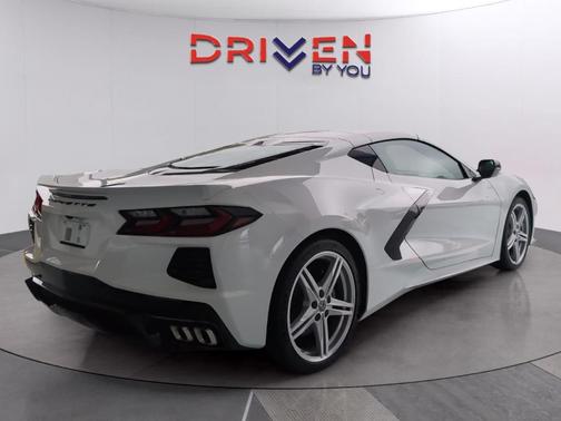Arctic White 2026 Chevrolet Corvette Stingray w/2LT