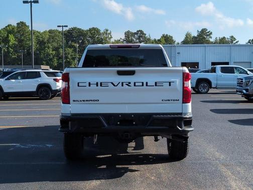 Summit White 2026 Chevrolet Silverado 1500 Custom Trail Boss