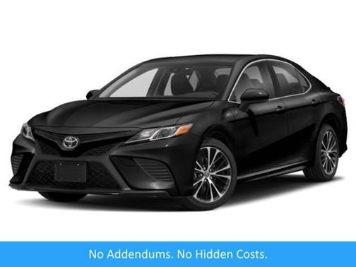 Super White 2018 Toyota Camry LE