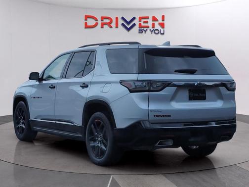 Silver Ice Metallic 2021 Chevrolet Traverse Premier
