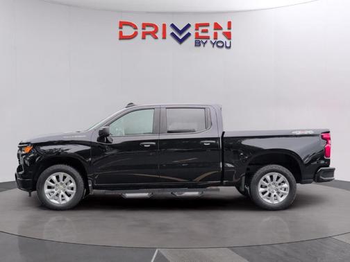 Black 2025 Chevrolet Silverado 1500 Custom
