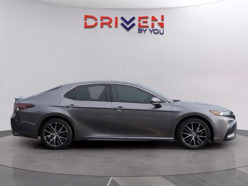 Predawn Gray Mica 2021 Toyota Camry SE