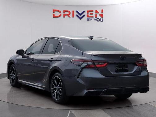 Predawn Gray Mica 2021 Toyota Camry SE