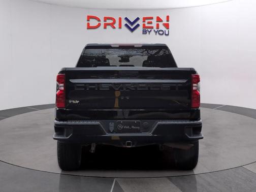 2023 Chevrolet Silverado 1500 Custom Trail Boss