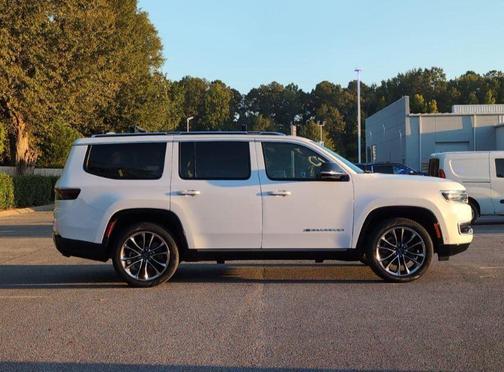 2023 Jeep Wagoneer Series III