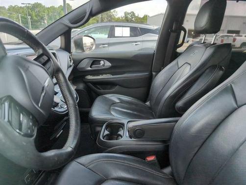 2020 Chrysler Pacifica Touring-L
