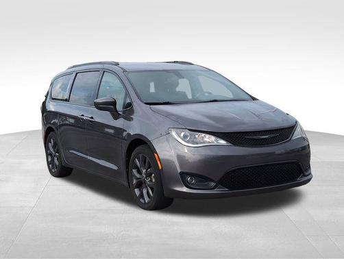 2020 Chrysler Pacifica Touring-L