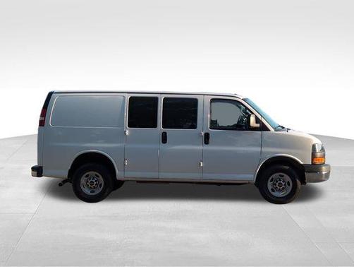 2023 GMC Savana 2500 Work Van